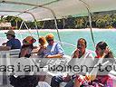 cartagena-women-boat-1104-13